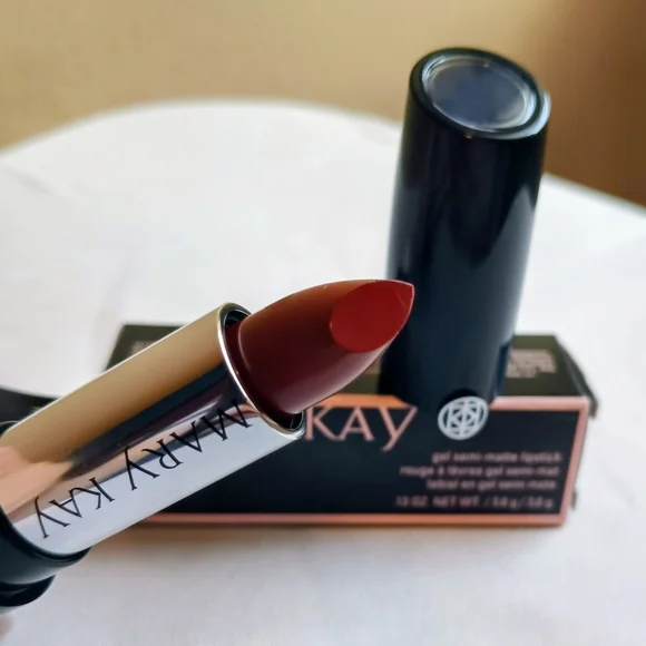 Mary Kay Semi-Matte Lipstick - Midnight Red - Picture 2 of 4
